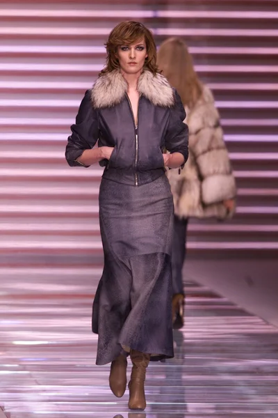 Look 10